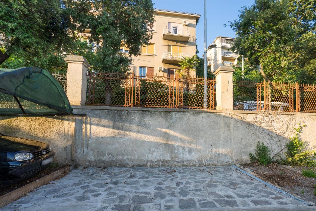 Studio Apartman Lenox Риека Экстерьер фото